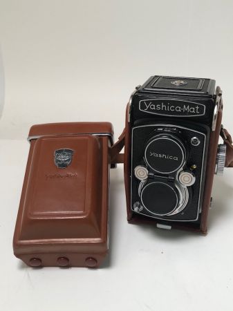  1957 Yashica Mat Copal MXV Original Near Mint Leather Case 2.jpg