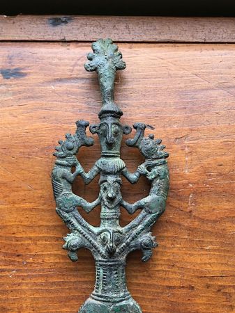 luristan bronze master of animals finial Iran 13.jpg