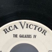 The Galaxies IV Don’t Lose Your Mind on RCA Victor 5 (in lightbox)