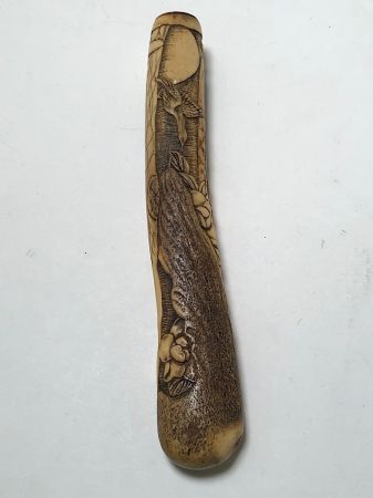 Japanese Kiseru zutsu Pipe-Case Carved Antler Circa Late 19th C 10.jpg