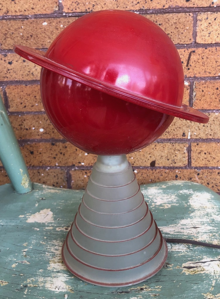 1939 Worlds Fair Saturn Lamp Red Top 1.jpg