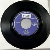 The Attack Try It b:w We Don’t Know on Decca UK Press 1.jpg