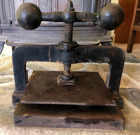 Antique Cast Iron Book Press Binding 1.jpg