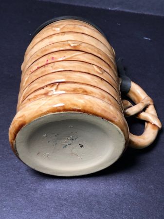 German Pretzel Beer Stein Mettlach V&B 20.jpg