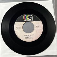 Ronnie King and His Passions I’ll Never Be Free b:w Girl Break Away on Gateway Recordings 1.jpg