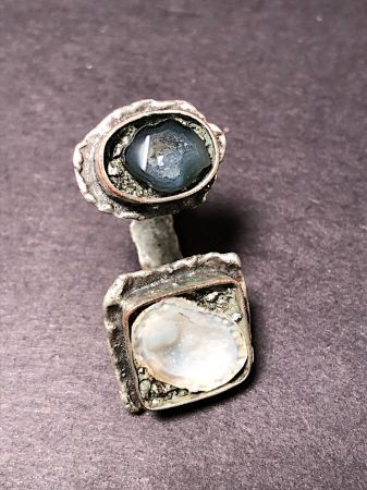 Unmarked Silver 2 Geodes Ring 4.jpg