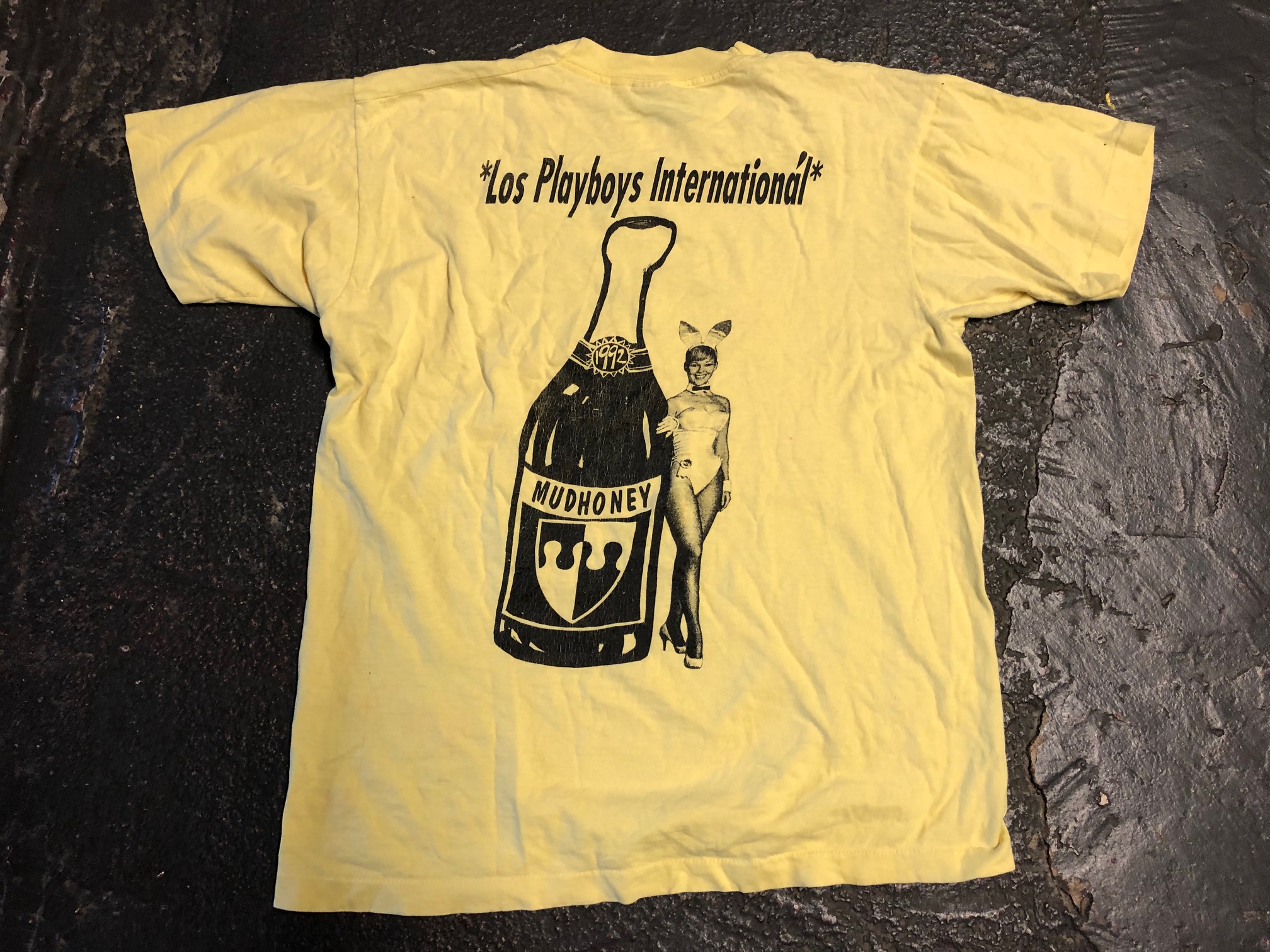 Mudhoney Tour Los Playboys International Tour Shirt Large Yellow 1992 10.jpg