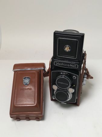  1957 Yashica Mat Copal MXV Original Near Mint Leather Case 1.jpg