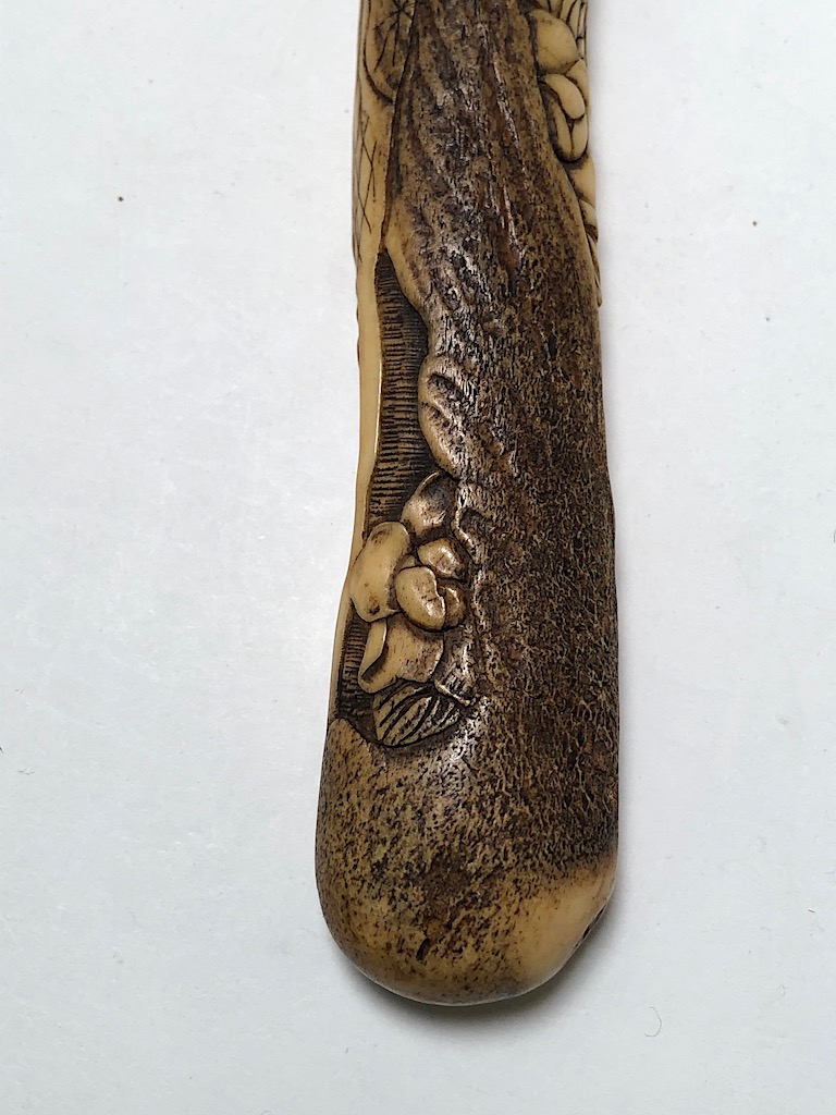 Japanese Kiseru zutsu Pipe-Case Carved Antler Circa Late 19th C 13.jpg