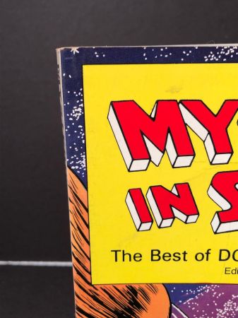Mysteries in Space The Best of DC Science Fiction Comics by Michael Uslan Published by Fireside 1980 2.jpg