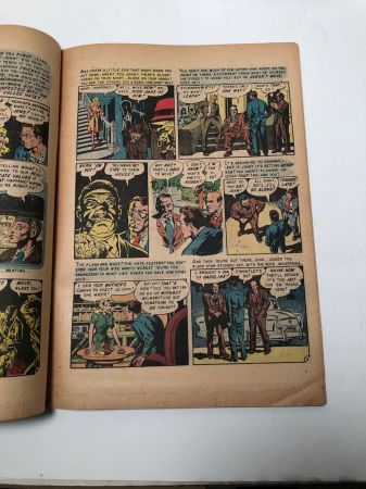 Shock SuspenStories No 5 October 1952 11.jpg