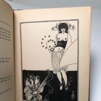 Salome by Oscar Wilde Illustrated by Aubrey Beardsley 1930 Hardback 16.jpg