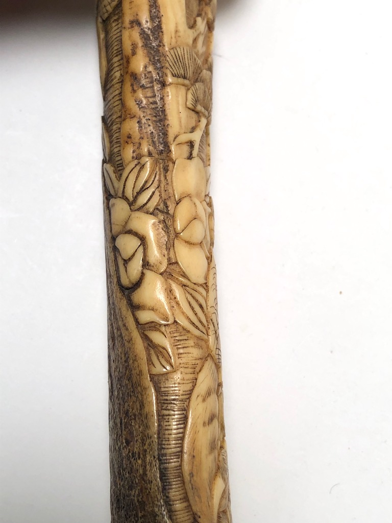 Japanese Kiseru zutsu Pipe-Case Carved Antler Circa Late 19th C 15.jpg