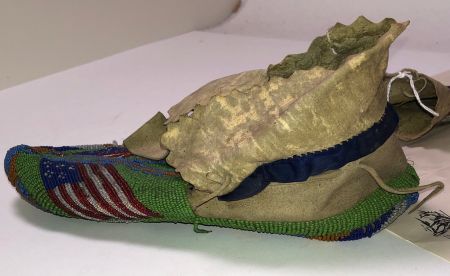Pair of late 19th Indian Moccasins with American Flag  Beaded 13.jpg