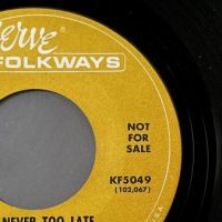 Regis Mull I Saw Your Face b:w It’s Never Too Late on Verve Records DJ Promo 7.jpg