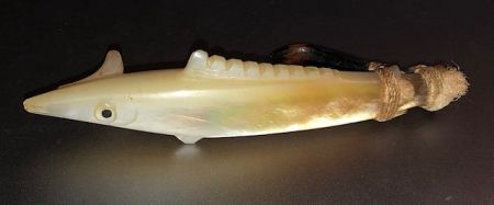 Solomon Island Trolling Lure Mother Of Pearl with Turtle Shell Carved Hook 20.jpeg
