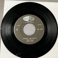 Mott's Men Comin' Or Goin' b:w She Is So Mean on Loren Records 1.jpg
