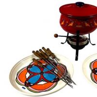 Peter Max Fondue Pot with Plates 1.JPG