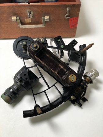 C. Plath Trommel Sextant 28459 Hamburg Germany 1940s Original Box and Fixtures 15.jpg