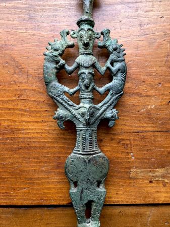 luristan bronze master of animals finial Iran 3.jpg