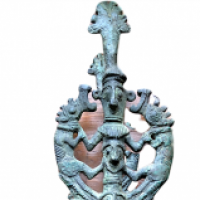 luristan bronze master of animals finial Iran 12.PNG