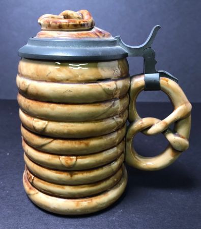 German Pretzel Beer Stein Mettlach V&B 5.jpg