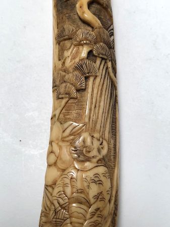 Japanese Kiseru zutsu Pipe-Case Carved Antler Circa Late 19th C 5.jpg