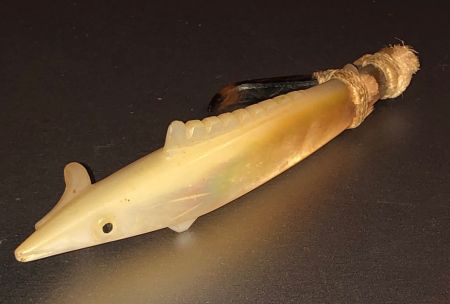 Solomon Island Trolling Lure Mother Of Pearl with Turtle Shell Carved Hook 10.jpg
