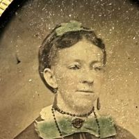 Union Case Tintype of Of Woman with Cross 11.jpg