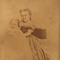 Mrs Tom Thumb & Child CDV Pitchcard 2.jpg