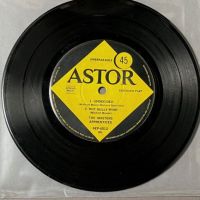 The Masters Apprentices EP on Astor 2.jpg