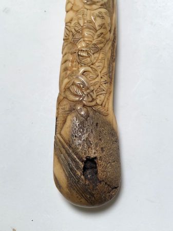 Japanese Kiseru zutsu Pipe-Case Carved Antler Circa Late 19th C 7.jpg