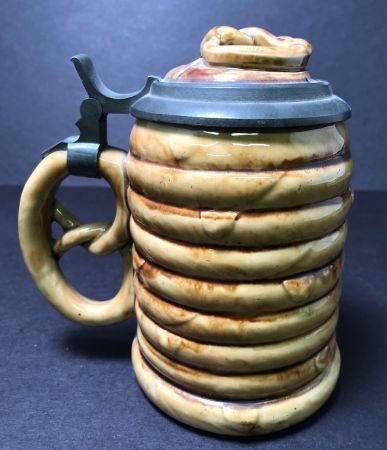 German Pretzel Beer Stein Mettlach V&B 8.jpg