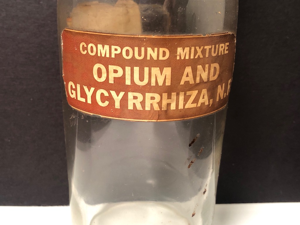  Large Opium and Glycyrrhiza Apothecary Jar 2.jpg