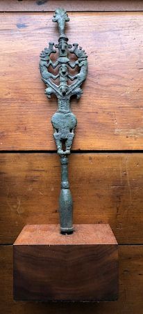 luristan bronze master of animals finial Iran 7.jpg