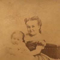 Mrs Tom Thumb & Child CDV Pitchcard 5.jpg