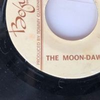 The Moon Dawgs Baby, As Time Goes By b:w You're No Good on Bofuz 3.jpg