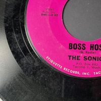 The Sonics The Hustler b:w Boss Hoss on Etiquette 8.jpg