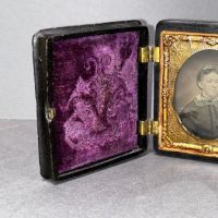 Union Case Tintype of Of Woman with Cross 14.jpg