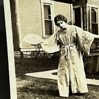 Woman Dressed in kimono and fan 5.jpg